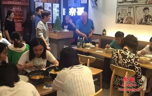 奈哥酸菜鱼为啥这么火？酸菜鱼店怎么经营？